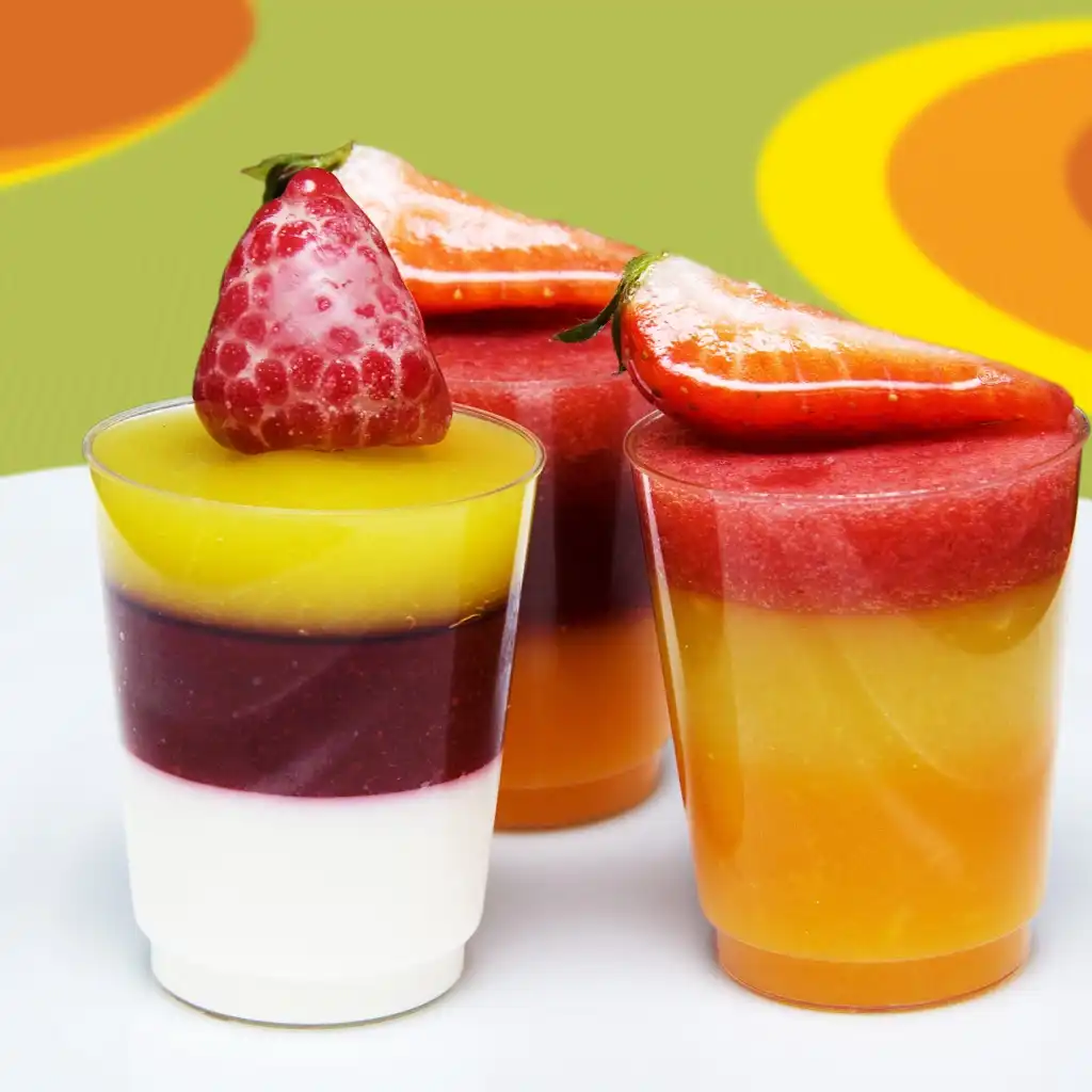 ژله در لیوان پایه دار